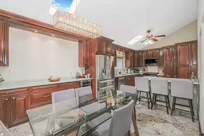 100 Marisa Circle, New York City, NY 10309 - Photo 7