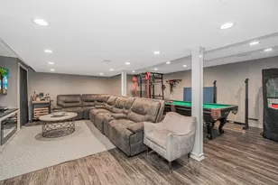 100 Marisa Cir, New York City, NY 10309 - Photo 17