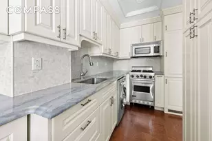 393 W 49th St, New York City, NY 10019 - Photo 5