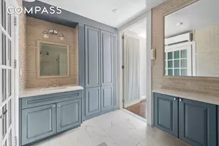 393 W 49th St, New York City, NY 10019 - Photo 9