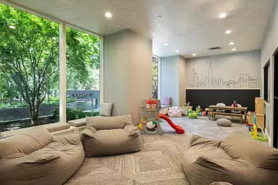 845 United Nations Plaza #57B, New York, NY 10017 - Photo 13