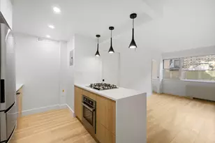 321 E 48th St, New York City, NY 10017 - Photo 9