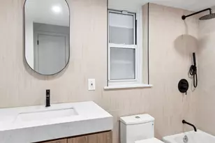 321 E 48th St, New York City, NY 10017 - Photo 5