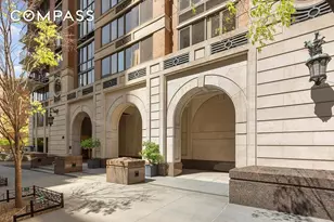 161 W 61st St, New York City, NY 10023 - Photo 9