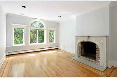 238 W 11th Street, New York City, NY 10014 - Photo 11