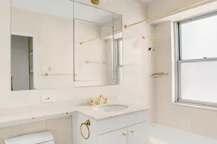 400 E 56th St, New York City, NY 10022 - Photo 9