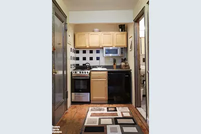 428 W 44th Street, New York City, NY 10036 - Photo 17