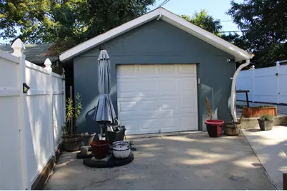 219-19 143rd Road, New York City, NY 11413 - Photo 9