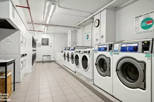 130 W 67th St, New York City, NY 10023 - Photo 15