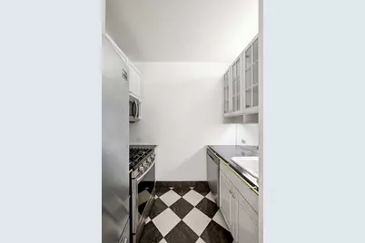 250 E 54th Street #28C, New York City, NY 10022 - Photo 7