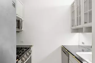 250 E 54th St, New York City, NY 10022 - Photo 7