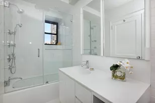 325 E 72nd St, New York City, NY 10021 - Photo 7