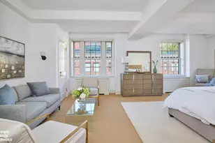 28 E 70th St, New York City, NY 10021 - Photo 7