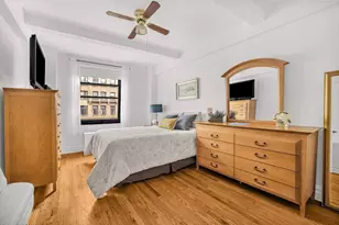 121 W 72nd St, New York City, NY 10023 - Photo 3