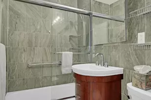 360 E 72nd St, New York City, NY 10021 - Photo 5