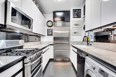 58 W 58th Street #6EF, New York City, NY 10019 - Photo 5