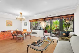 58 W 58th St, New York City, NY 10019 - Photo 3