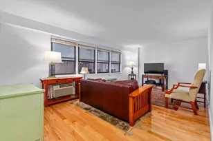 579 W 215th St, New York City, NY 10034 - Photo 3