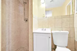 1472 Stickney Pl, New York City, NY 10469 - Photo 15