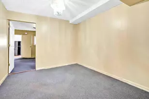 1472 Stickney Pl, New York City, NY 10469 - Photo 13