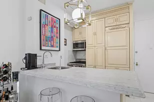 530 E 76th St, New York City, NY 10021 - Photo 3