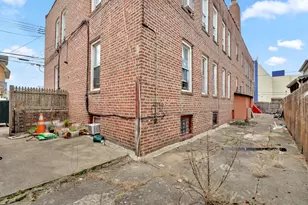 95-07 Cresskill Pl, New York City, NY 11435 - Photo 9