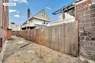 95-07 Cresskill Pl, New York City, NY 11435 - Photo 3