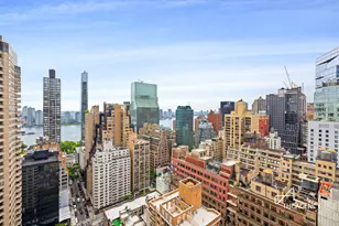 212 E 47th St, New York City, NY 10017 - Photo 9