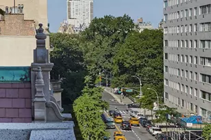 28 E 72nd St, New York City, NY 10021 - Photo 3