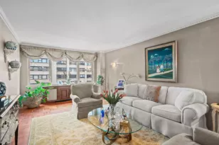 201 E 37th St, New York City, NY 10016 - Photo 1