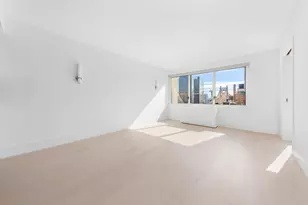 300 E 59th St, New York City, NY 10022 - Photo 3