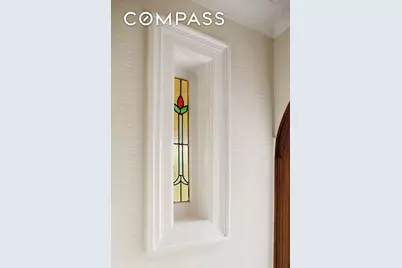 2536 Lurting Avenue, New York City, NY 10469 - Photo 3