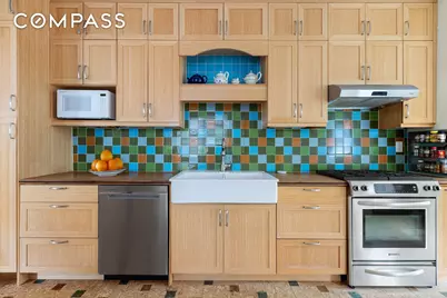 2536 Lurting Avenue, New York City, NY 10469 - Photo 7