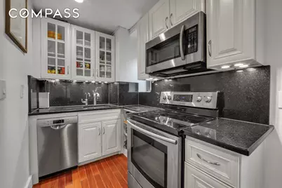 320 E 42nd Street #918, New York City, NY 10017 - Photo 7