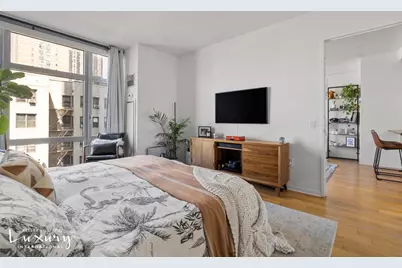 310 W 52nd Street #5J, New York City, NY 10019 - Photo 9