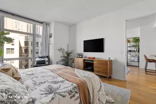 310 W 52nd St, New York City, NY 10019 - Photo 9