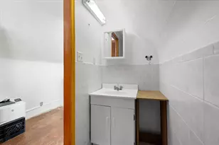 147-44 84th Dr, New York City, NY 11435 - Photo 23