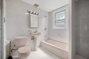 147-44 84th Dr, New York City, NY 11435 - Photo 21