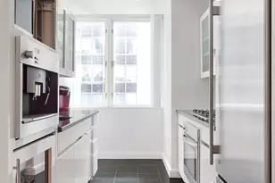 60 E 55th St, New York City, NY 10022 - Photo 3