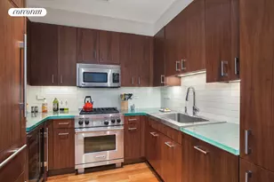 33 W 56th St, New York City, NY 10019 - Photo 5