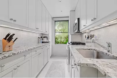 865 United Nations Plaza #6E, New York City, NY 10017 - Photo 9