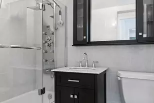 135 E 54th St, New York City, NY 10022 - Photo 3