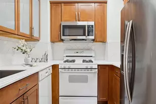 250 W 103rd St, New York City, NY 10025 - Photo 5