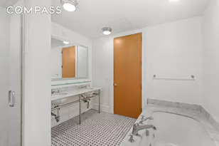 30 Main St, New York City, NY 11201 - Photo 7