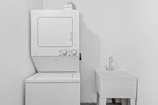 30 Main St, New York City, NY 11201 - Photo 11