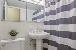 220 E 57th St, New York City, NY 10022 - Photo 5