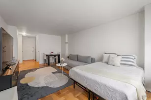 220 E 57th St, New York City, NY 10022 - Photo 9