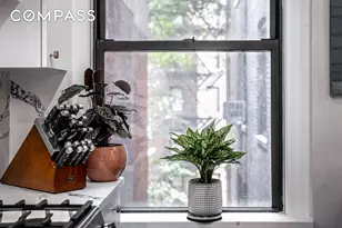 321 W 55th St, New York City, NY 10019 - Photo 5