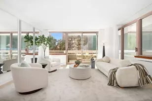 235 E 40th St, New York City, NY 10016 - Photo 3