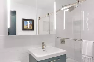 101 W 12th St, New York City, NY 10011 - Photo 9